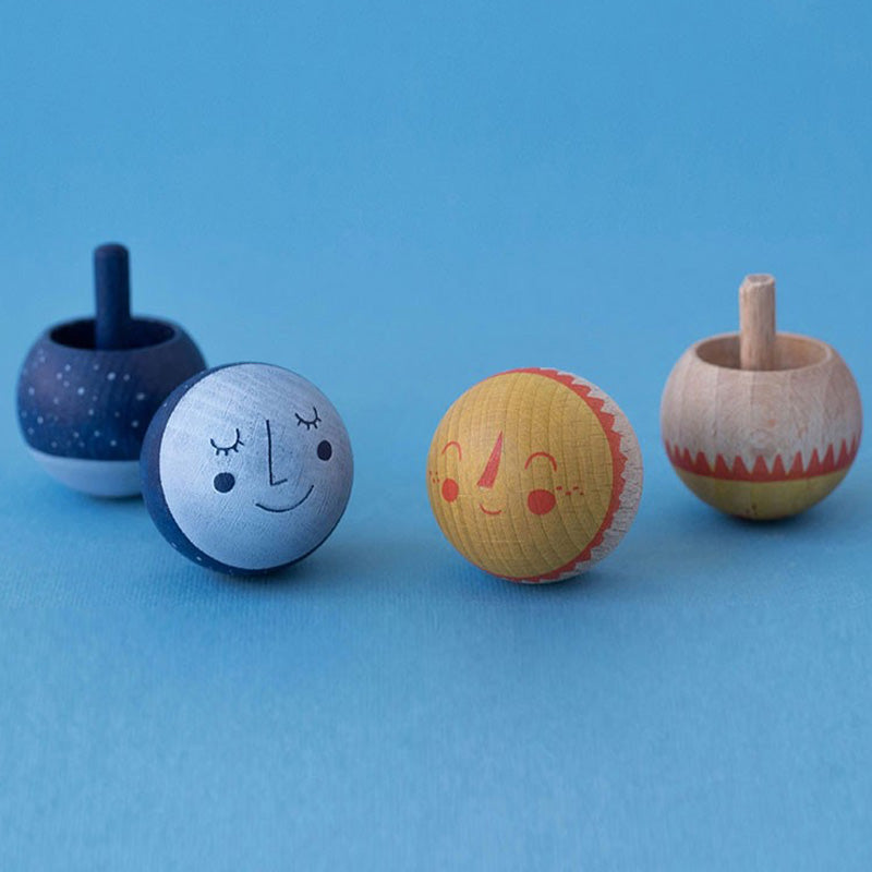 schöner Holzkreisel "Sonne & Mond"