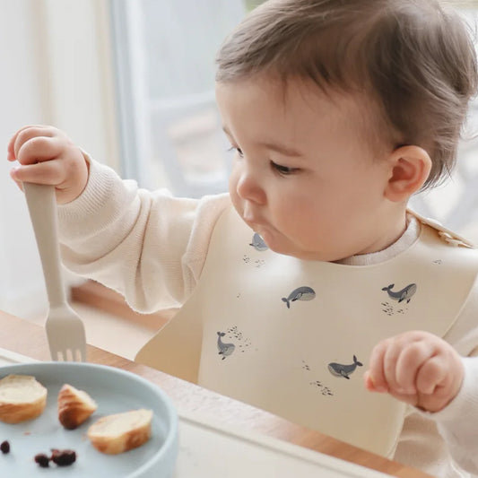 Silikonlätzchen für Babys mit Auffangschale