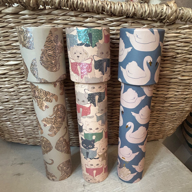 Konges Sløjd Kaleidoskop mit Schwan Panther und Hunde Katzen Motiven