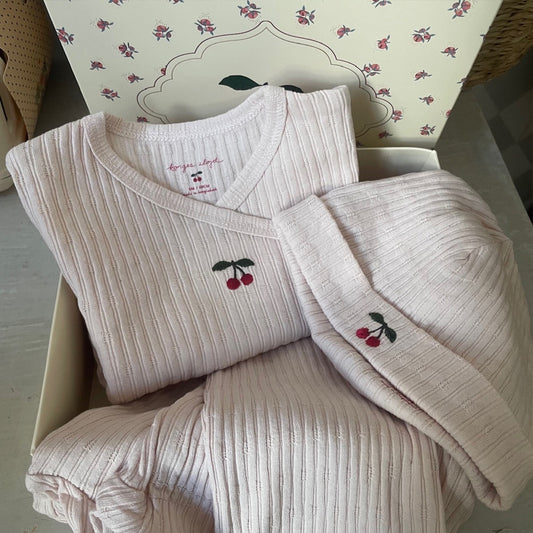 Babygeshenk NeugeborenenSet mit Mütze, Hose, Oberteil in Geschenkbox