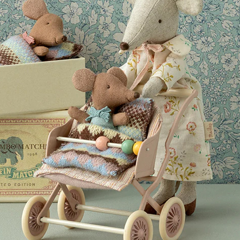 maileg maus schlafsack Maileg Babymaus – Schlafendes & Waches Auge