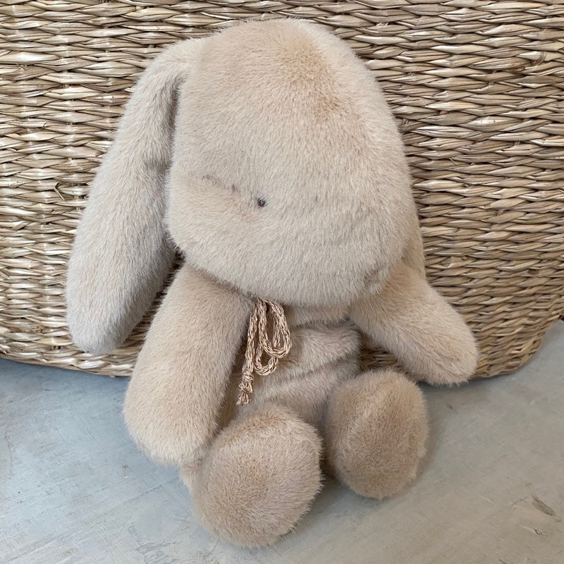 Maileg Plüschhase Small Latte – niedlicher Kuschelfreund und Geschenkidee aus unserem Kinderladen in München