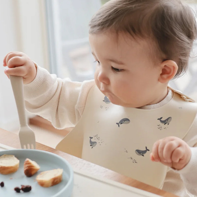 Silikonlätzchen für Babys mit Auffangschale