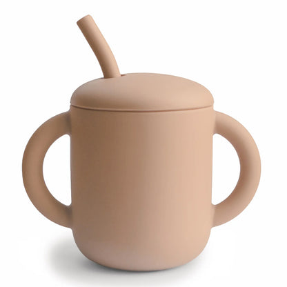 Mushie Silikonbecher mit Strohhalm in Natural Beige – minimalistisches Design für die Beikost