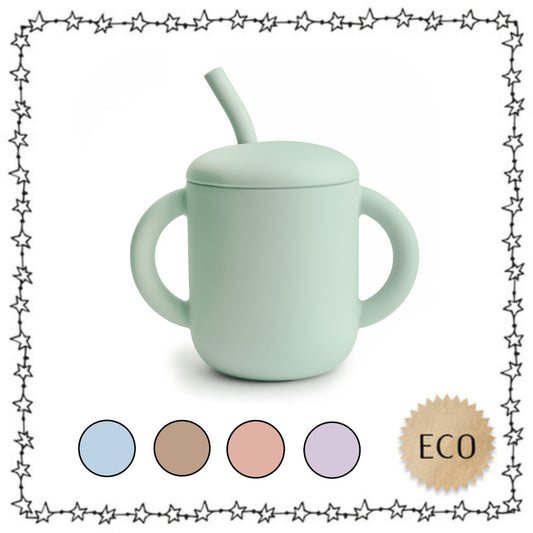 Mushie Silikon Trinklernbecher in Cambridge Blue – nachhaltiges Kindergeschirr im Skandi-Stil