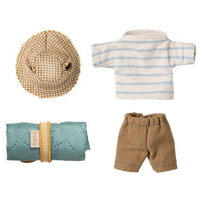 Maileg Großer Bruder Wanderer mit Schlafsack kaufen bei SENT FROM HEAVEN.